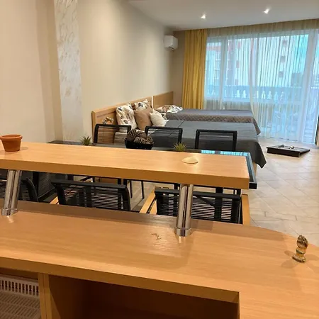 Miramar Palace 615 *