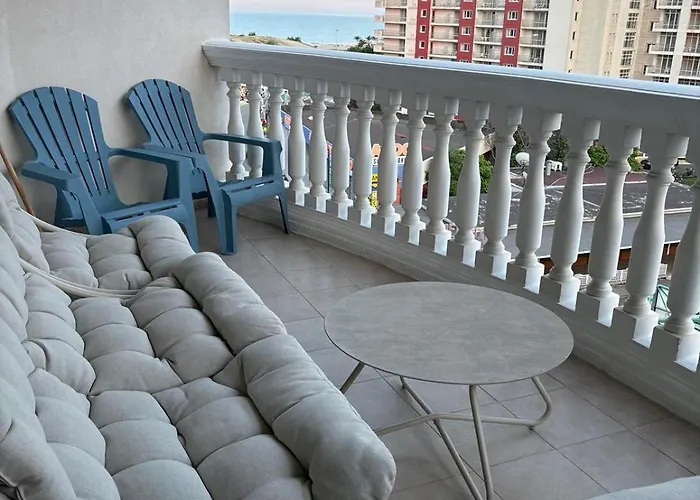 Miramar Palace 615 아파트